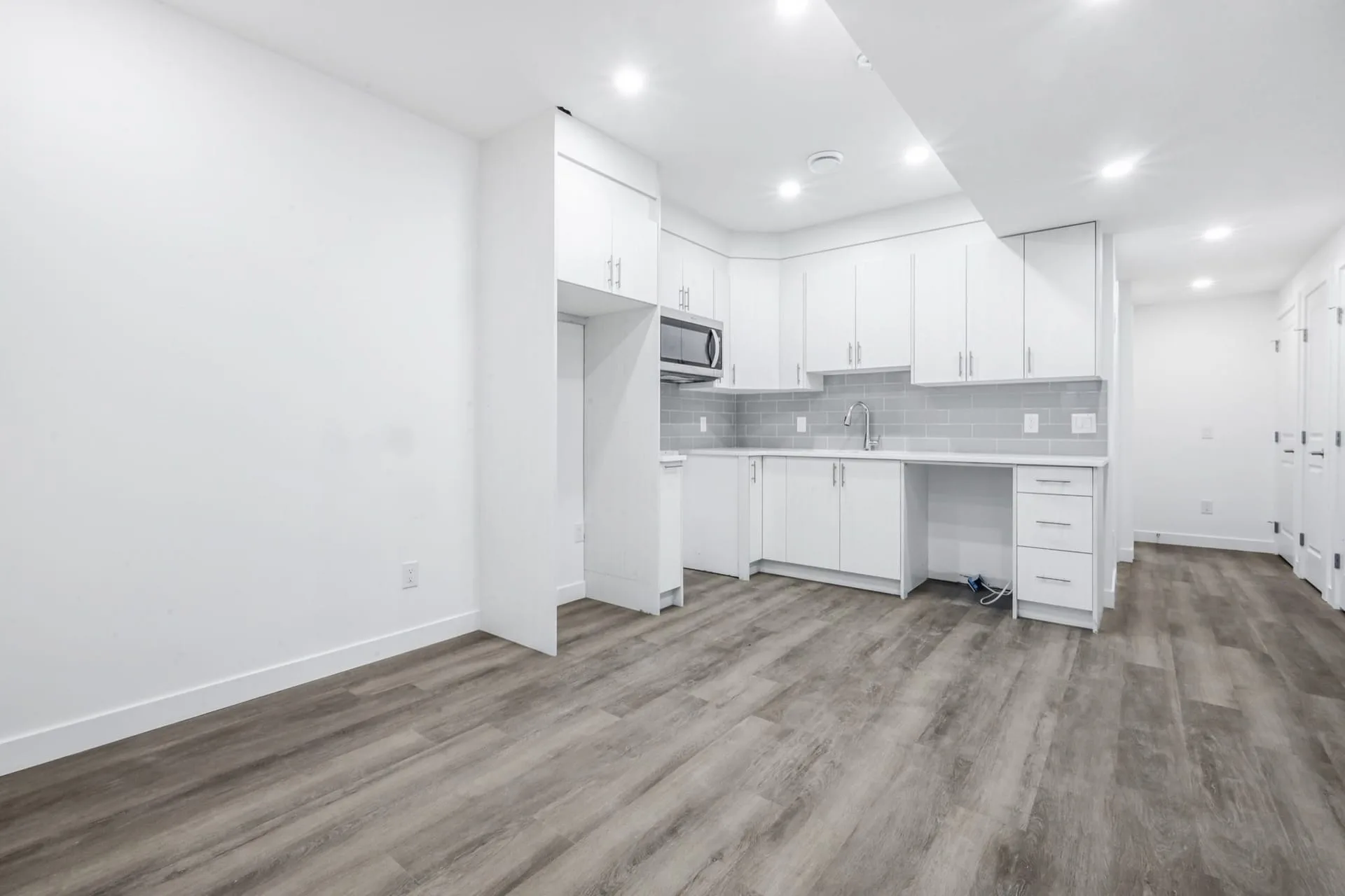 Aquila Legal Suite, Calgary photo in Ambleton