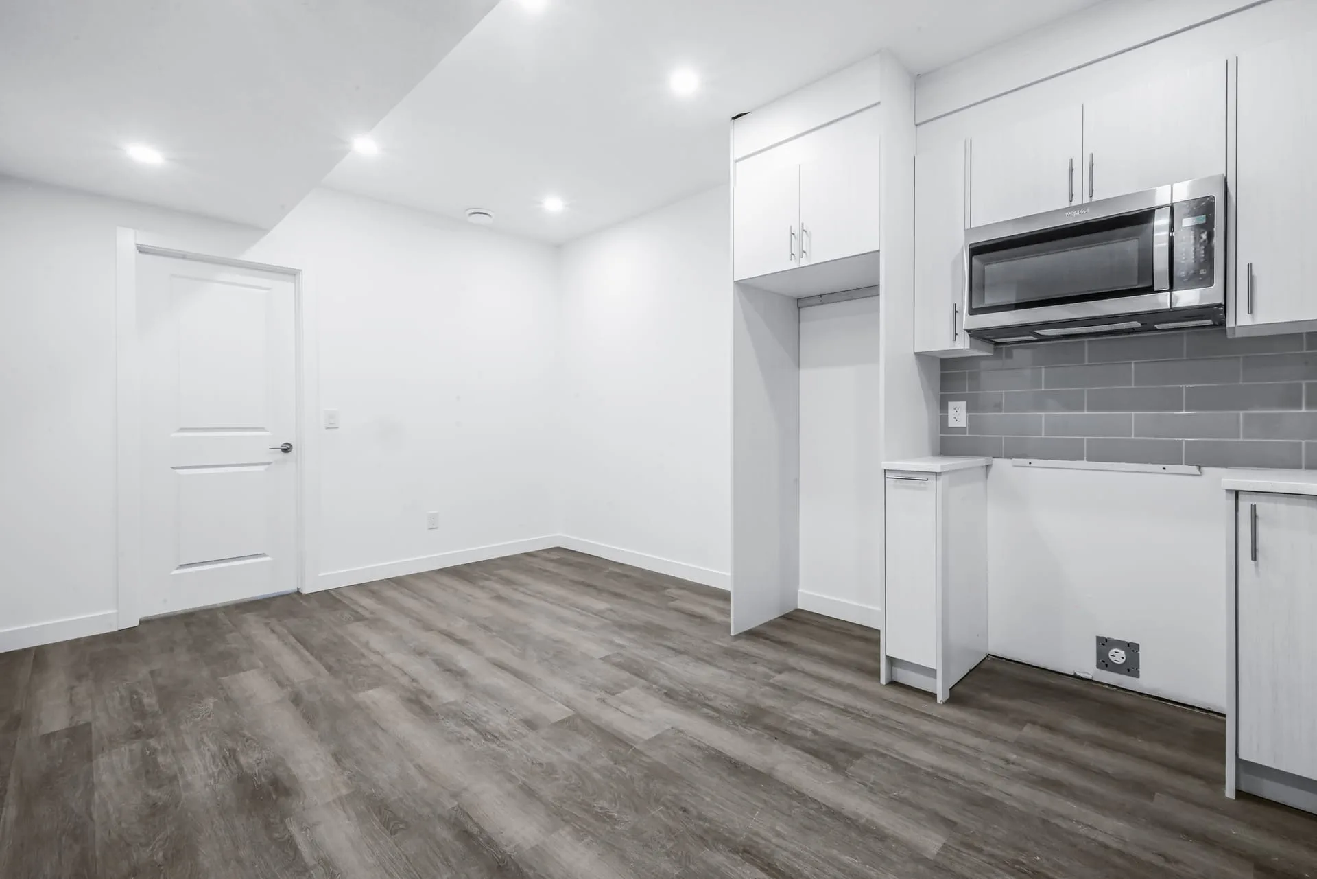 Aquila Legal Suite, Calgary photo in Ambleton