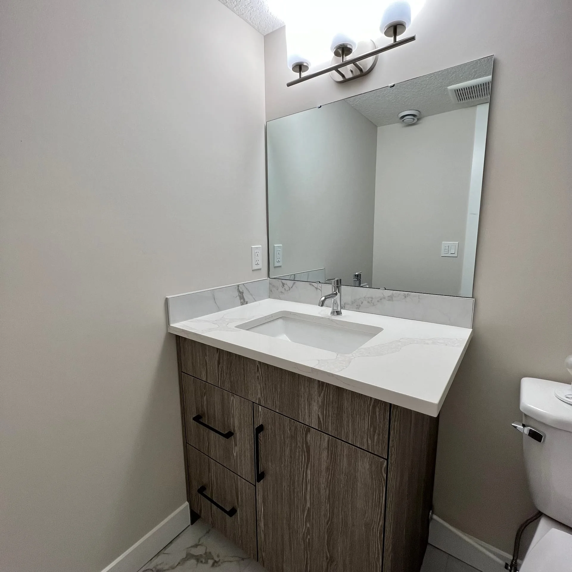 Bayview Legal Suite, Calgary photo in Bayview