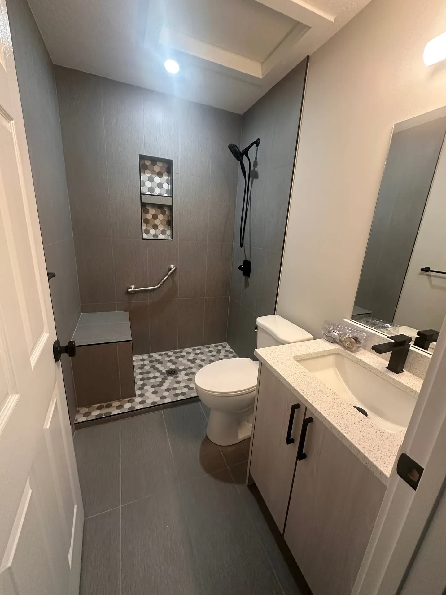 Cranarch Bathroom Renovation, Calgary photo in Cranston