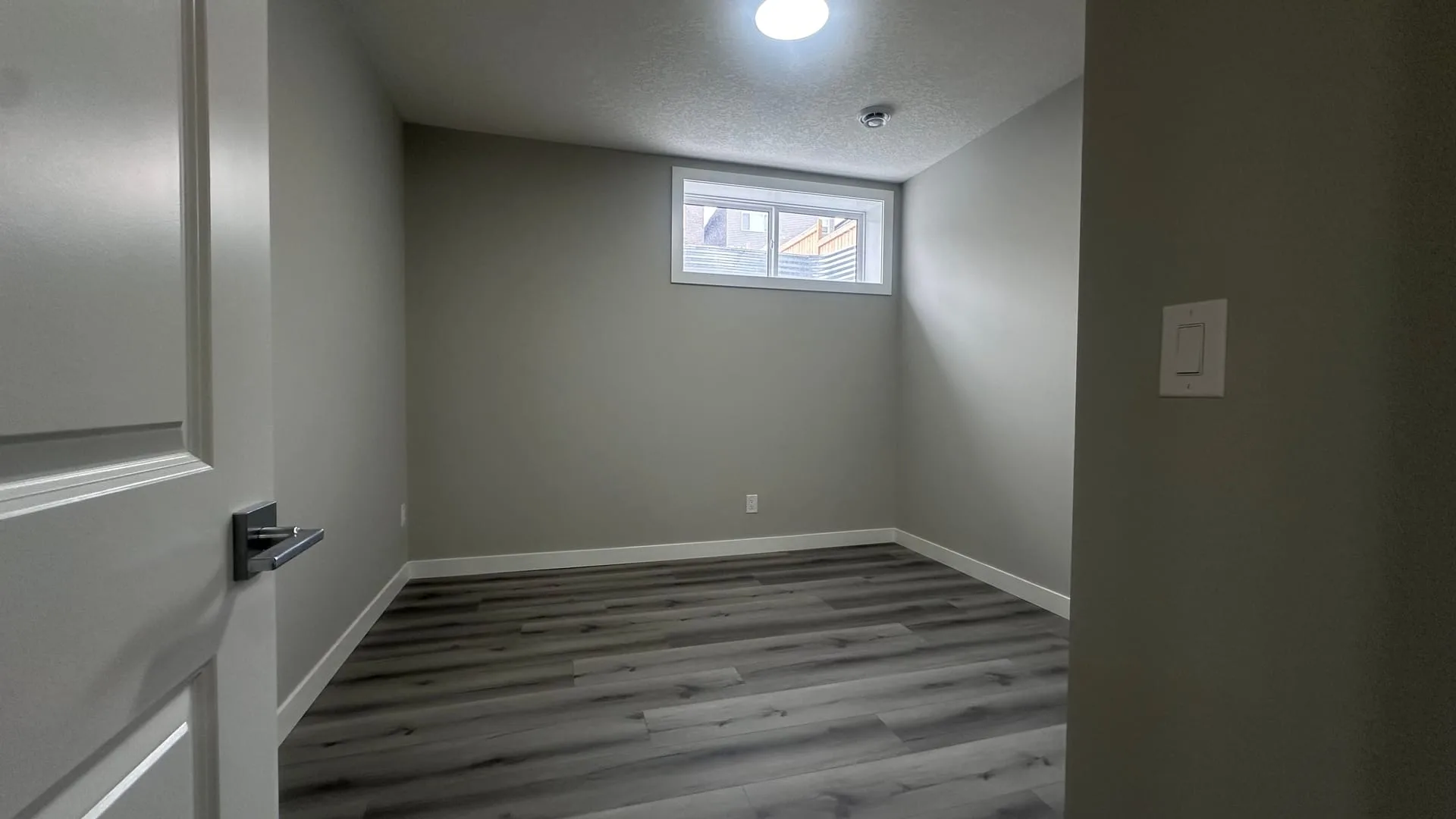 Lucas Close Legal Suite, Calgary photo in Livingston