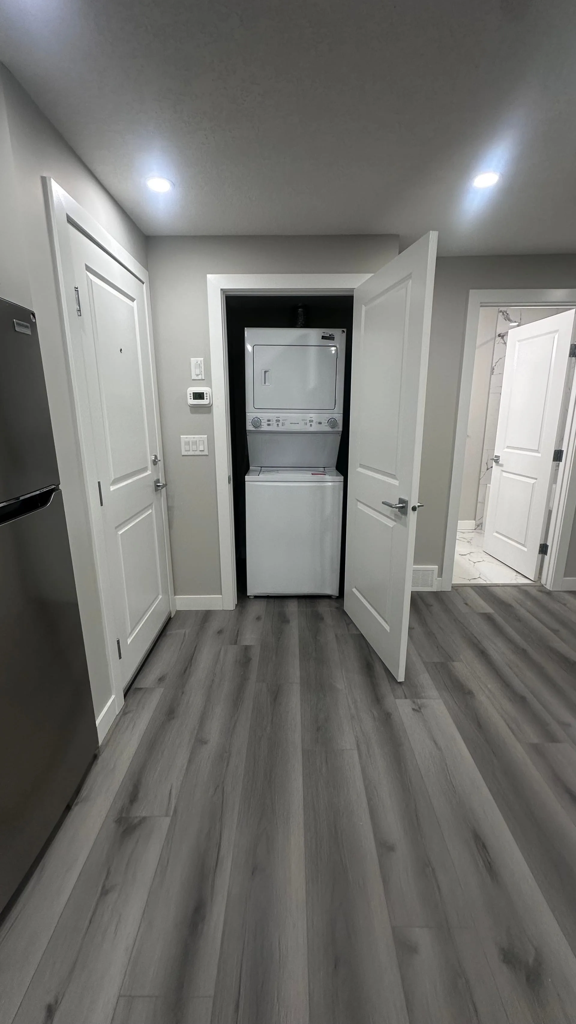 Lucas Close Legal Suite, Calgary photo in Livingston