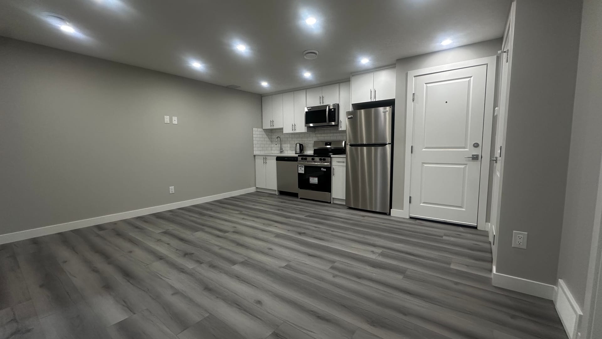 Lucas Close Legal Suite, Calgary