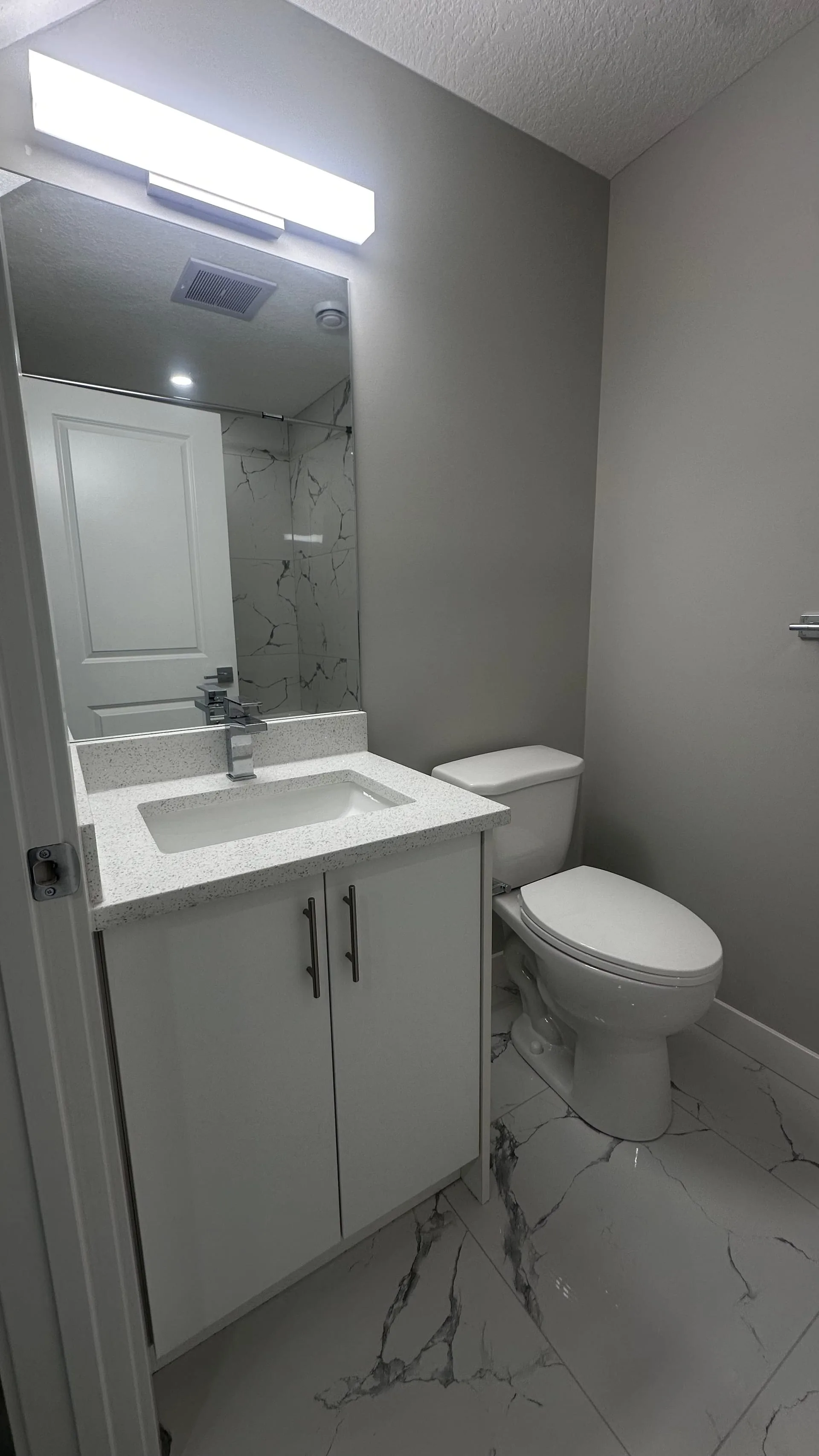 Lucas Close Legal Suite, Calgary photo in Livingston