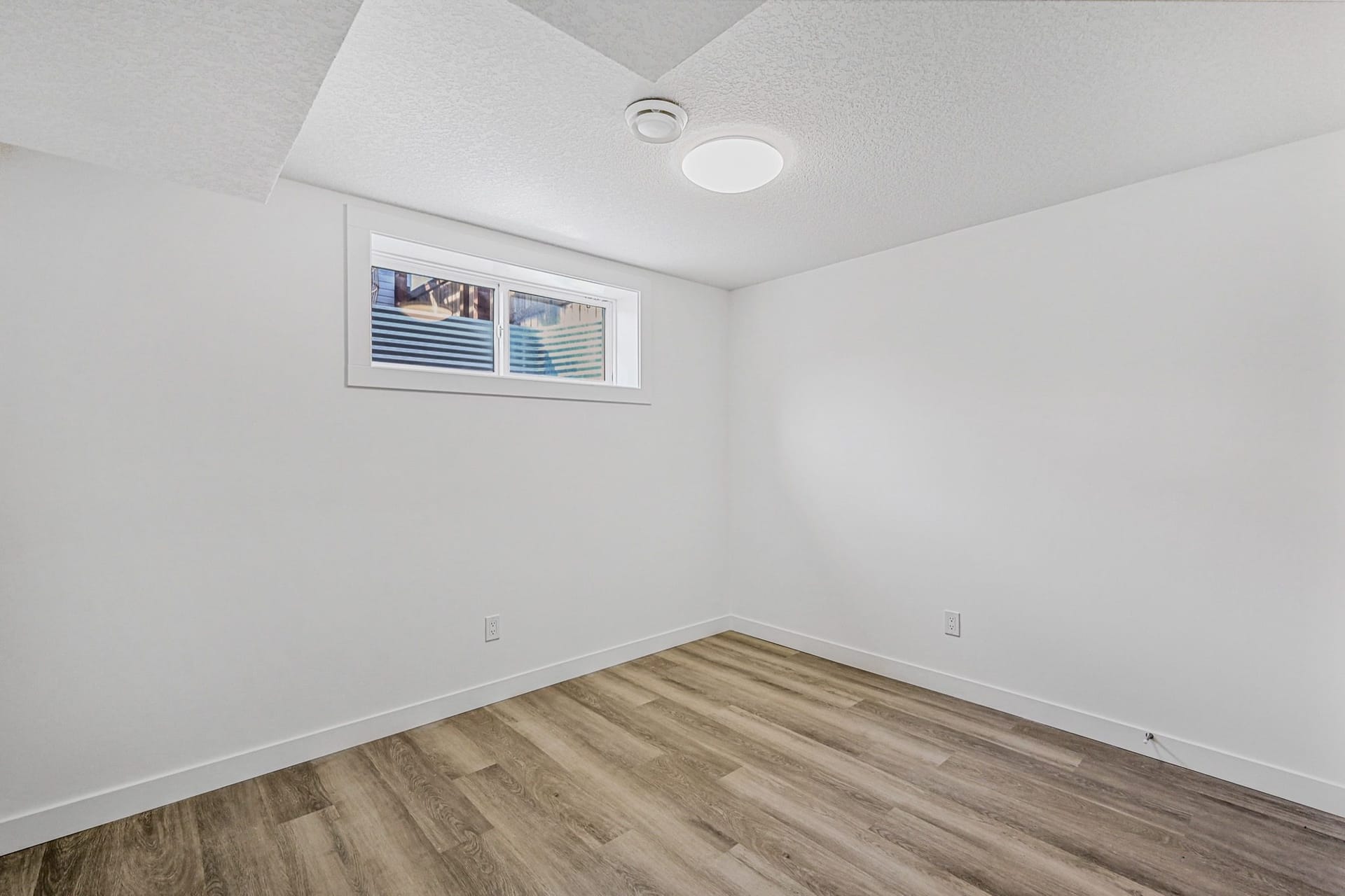 Magnolia Garage & Legal Suite, Calgary