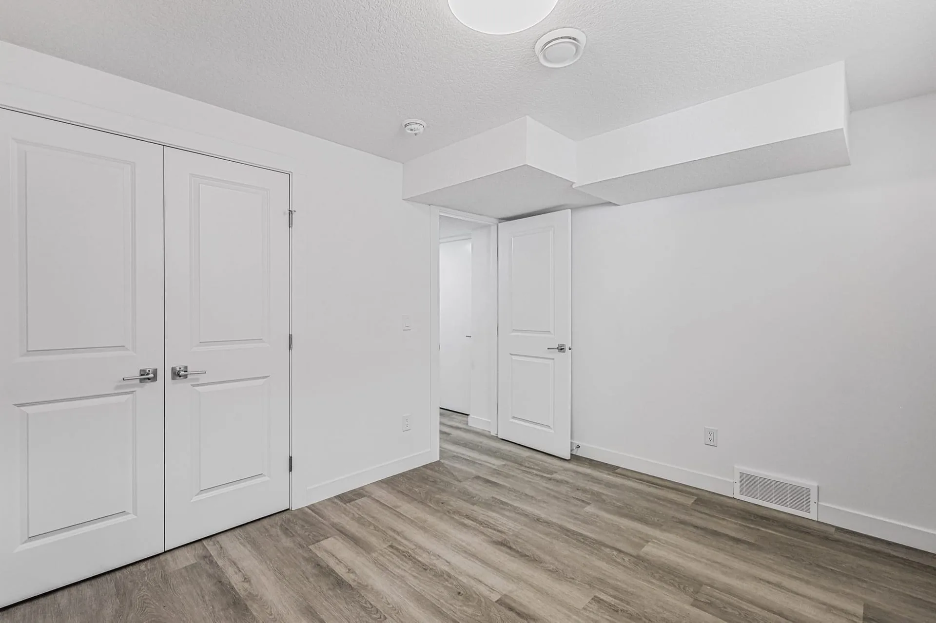 Magnolia Garage & Legal Suite, Calgary photo in Mahogany