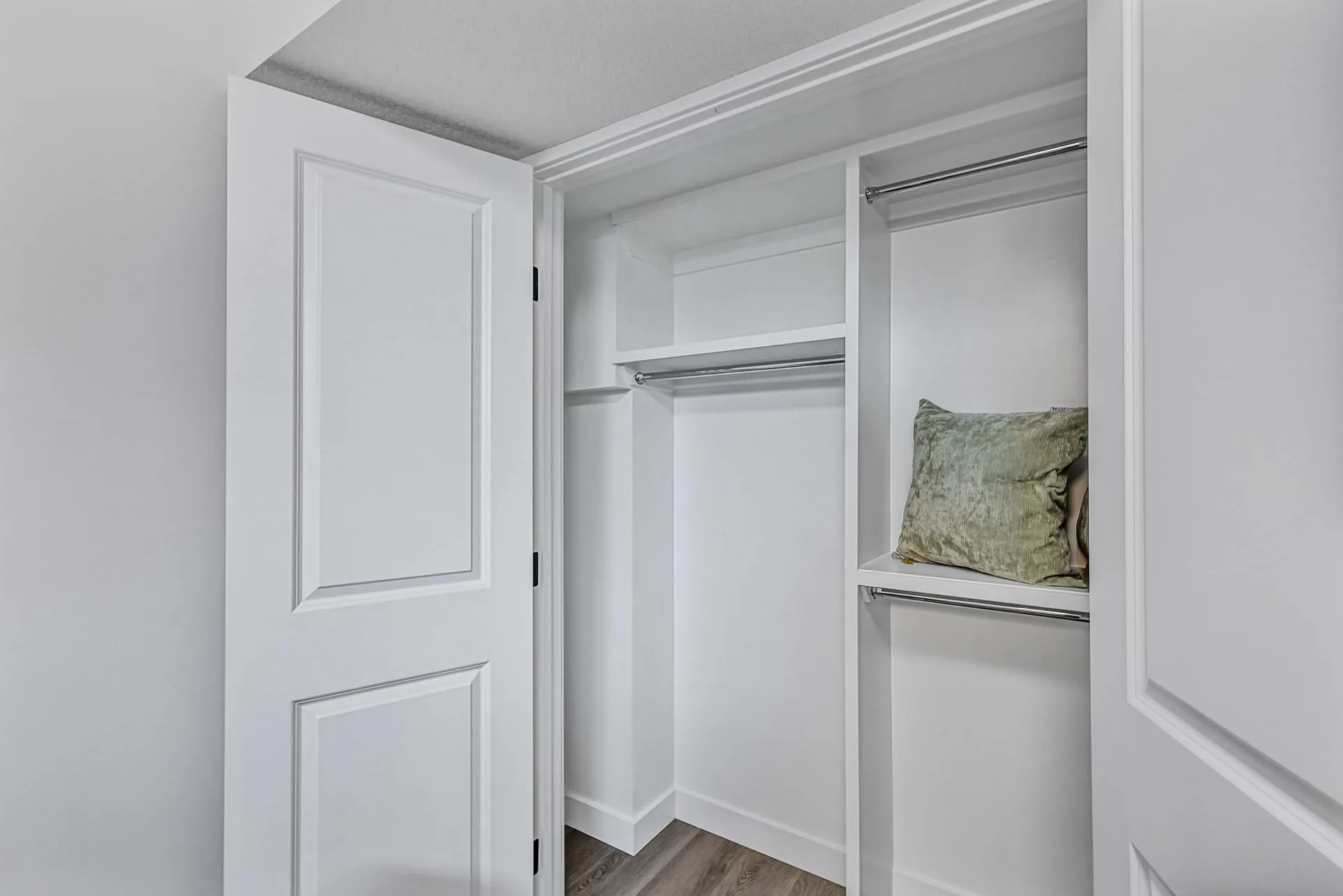 Walgroove Legal Suite, Calgary photo in Walden