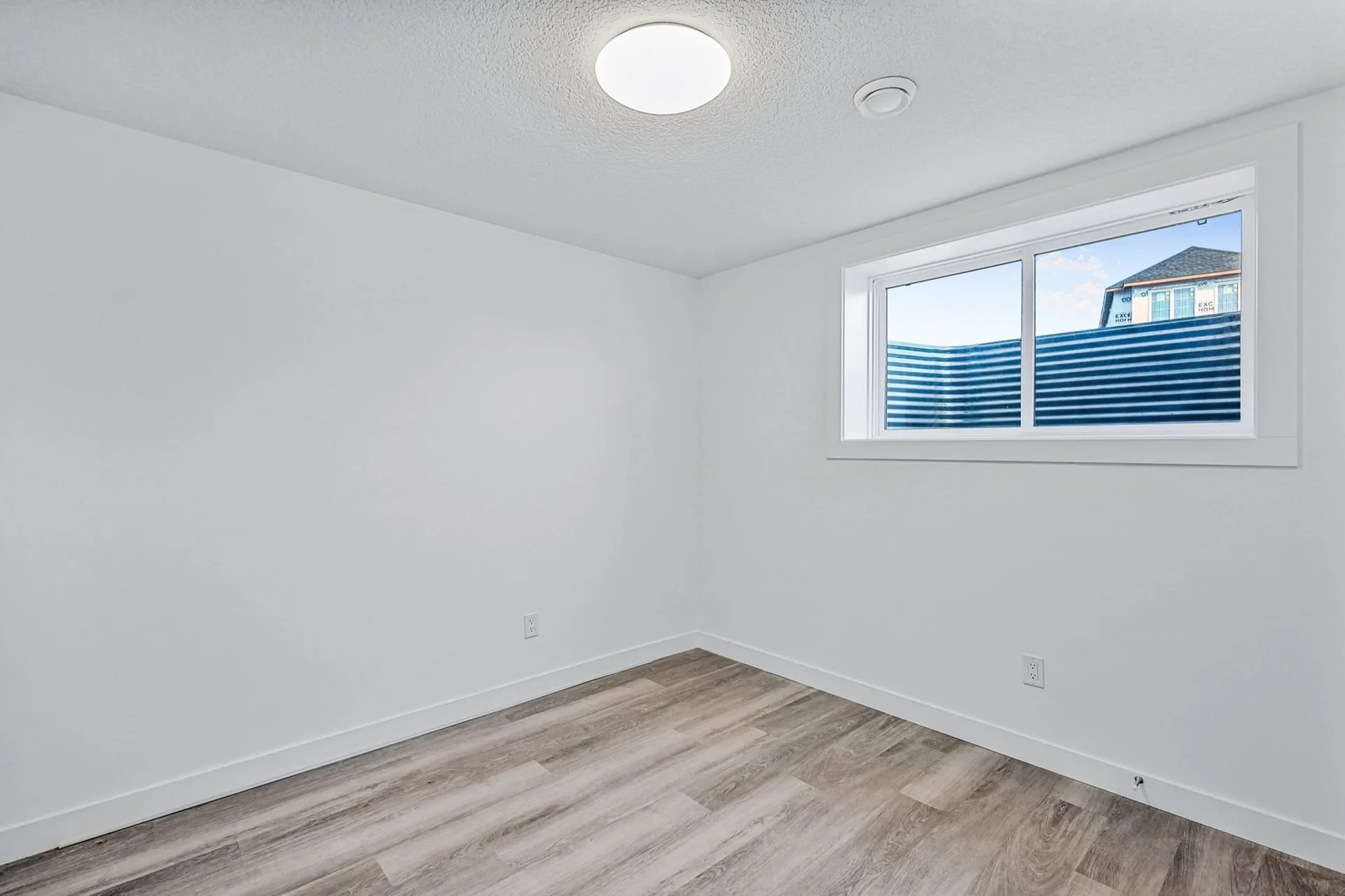 Walgroove Legal Suite, Calgary photo in Walden