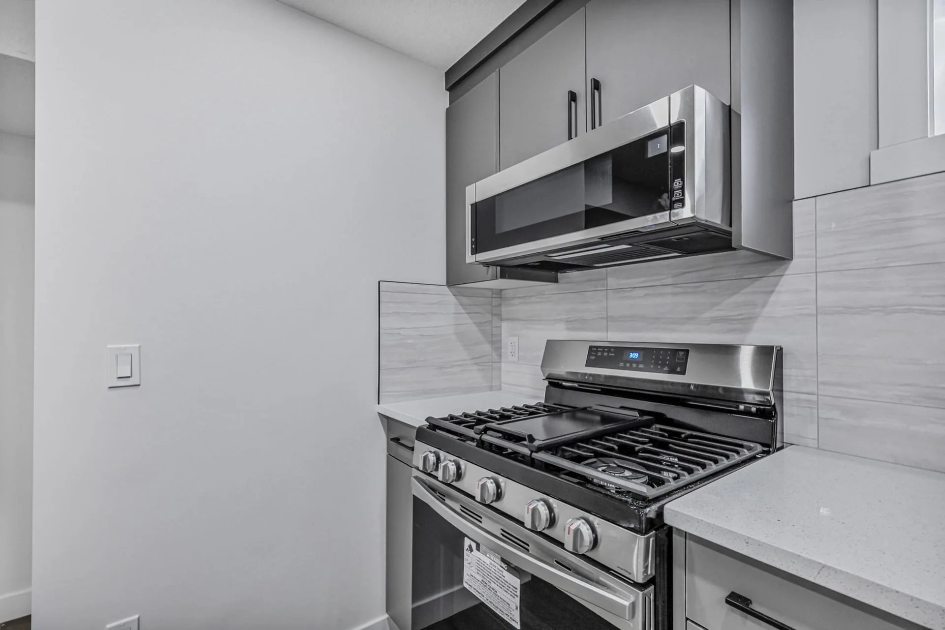 Walgroove Legal Suite, Calgary photo in Walden