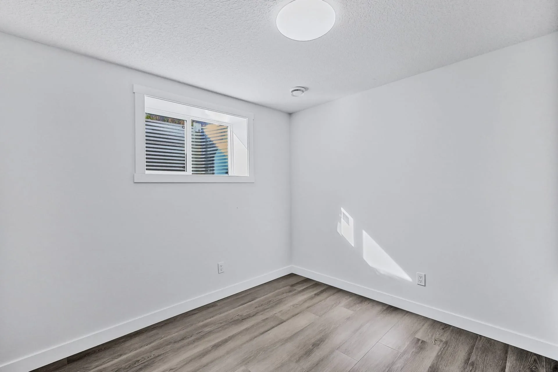 Walgroove Legal Suite, Calgary photo in Walden
