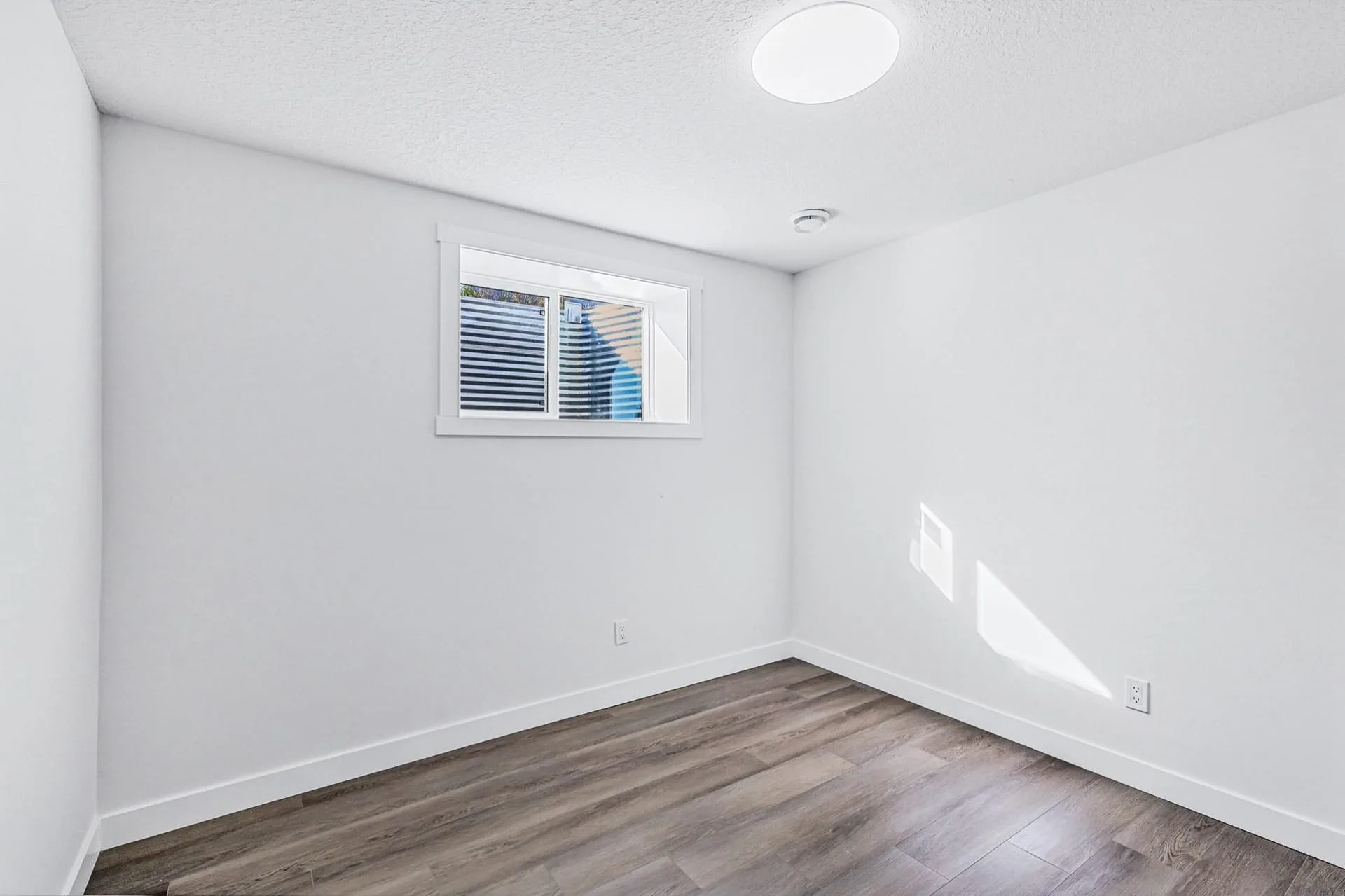 Walgroove Legal Suite, Calgary photo in Walden