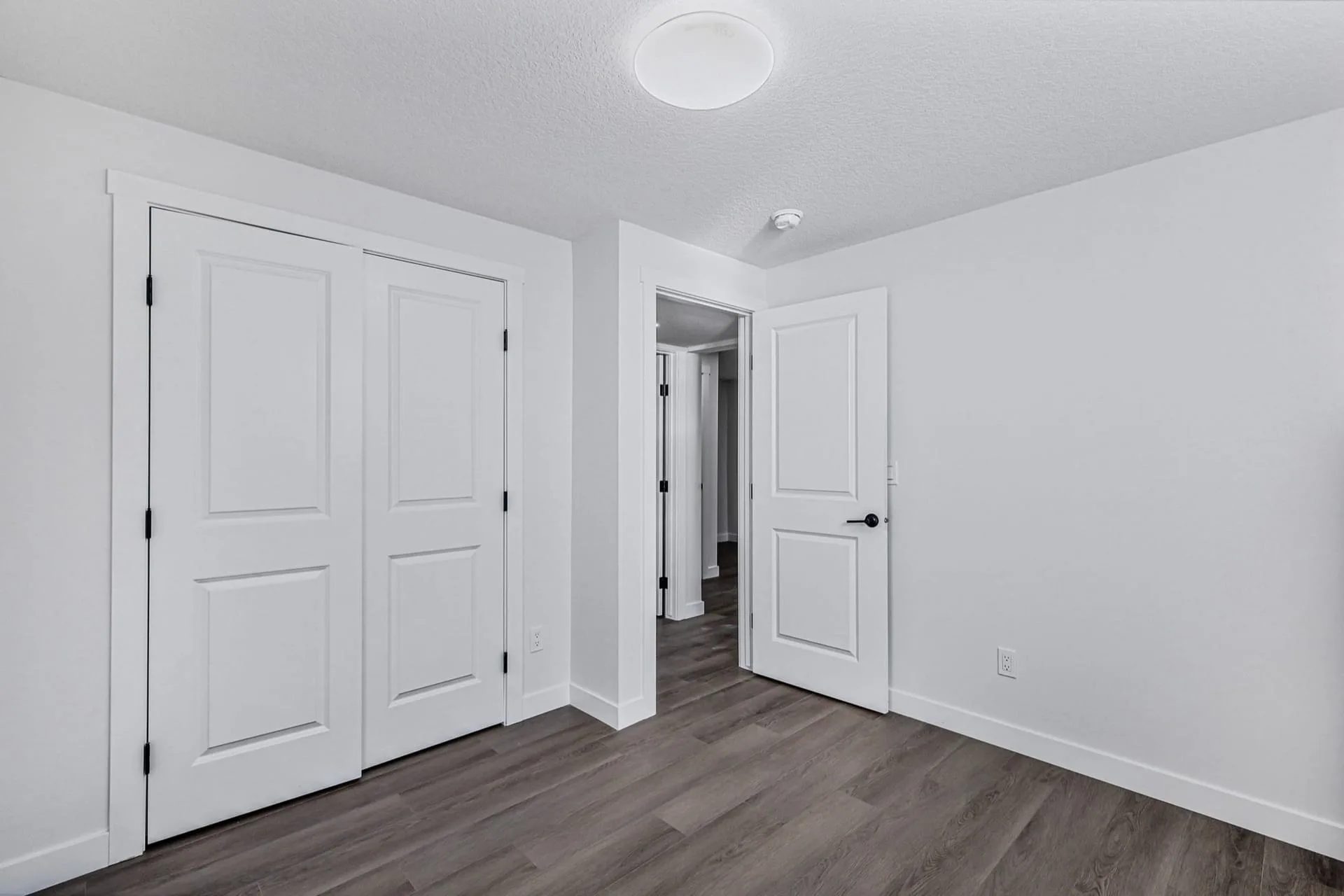 Walgroove Legal Suite, Calgary photo in Walden