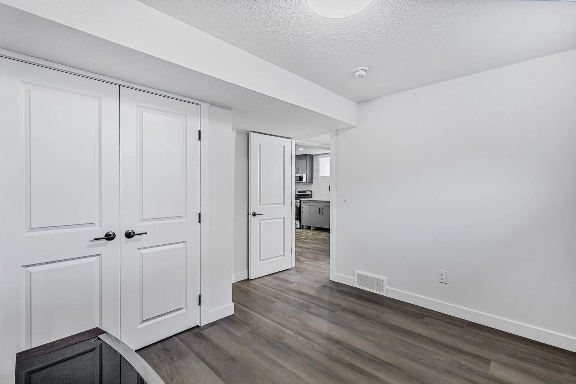 Walgroove Legal Suite, Calgary photo in Walden